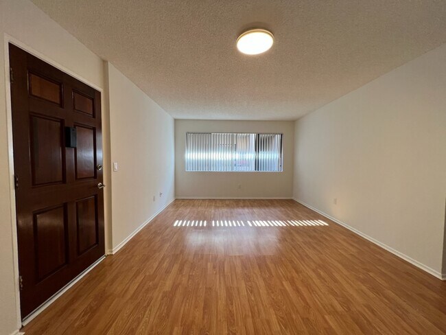 Foto del edificio - 704 E Maple St