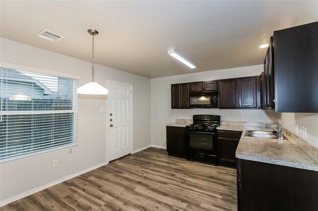 Foto del edificio - 13612 Mourning Dove Ct