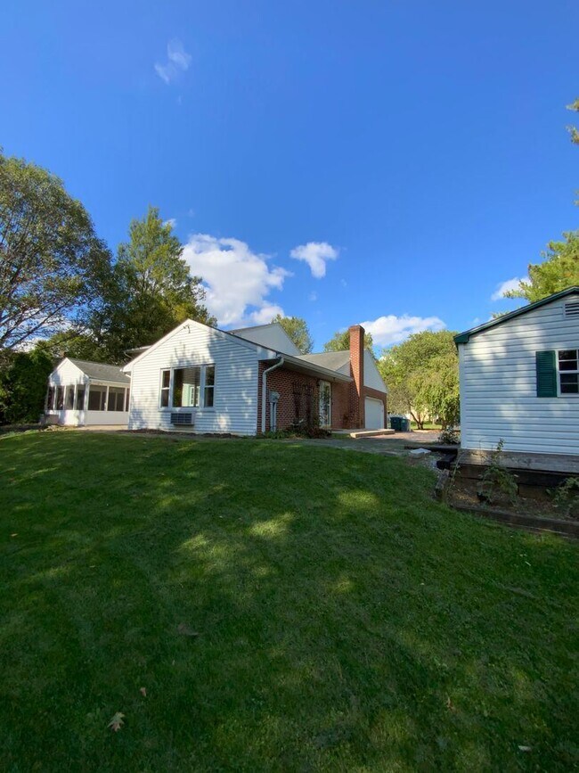 Building Photo - 4 br, 2.5 bath House - 430 WETHERBURN DR.