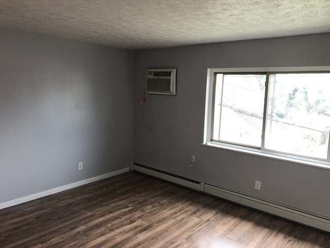 Building Photo - 3104 Archwood Ave