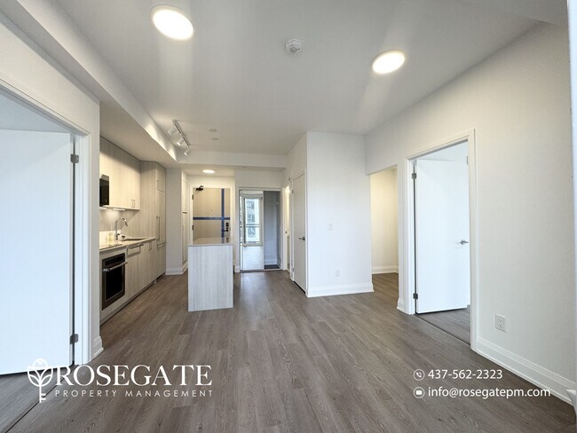 Photo du bâtiment - Stylish Oakville Condo with Den, Balcony &...