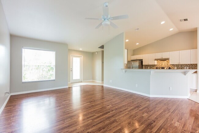 Building Photo - 1305 SW 11th Terrace