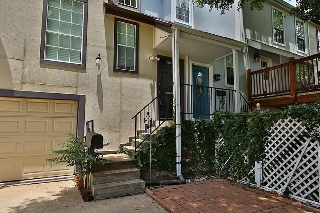 Primary Photo - 814 Knox St