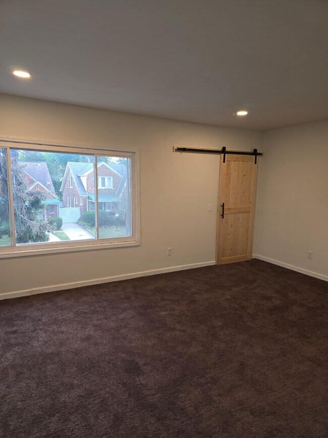 Sala de estar - 15503 Ward St