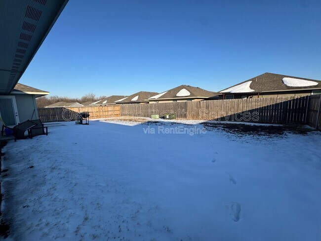 Foto del edificio - 928 Dusky Valley Ln