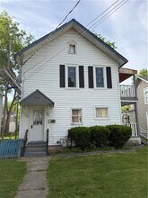 Building Photo - 524 W 1st St