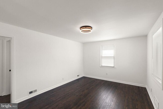 Foto del edificio - 8723 Lackawanna Ave