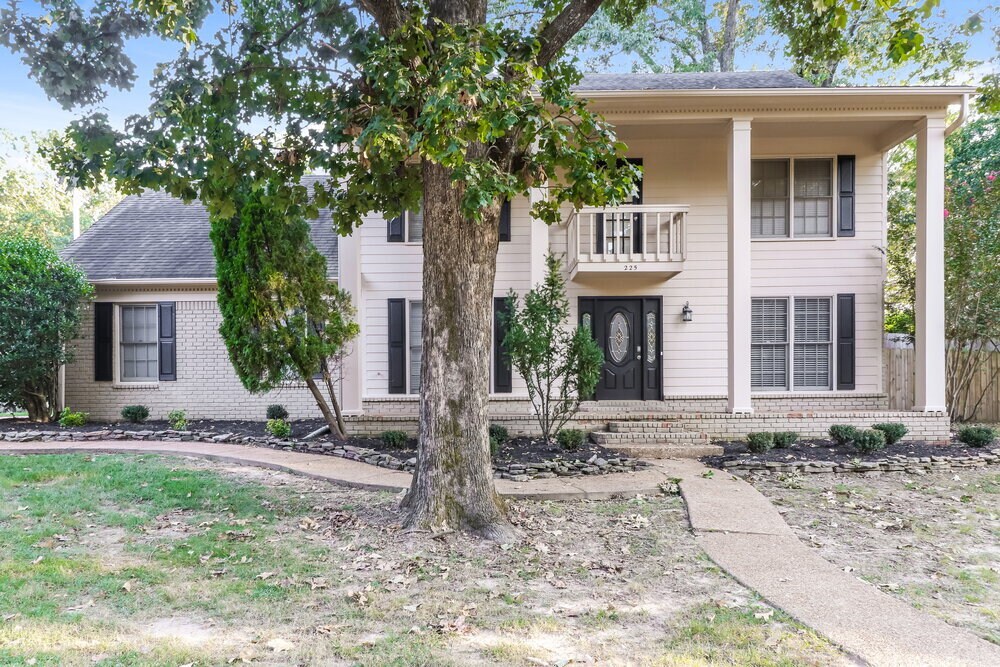 Foto principal - 225 Richards Way Dr