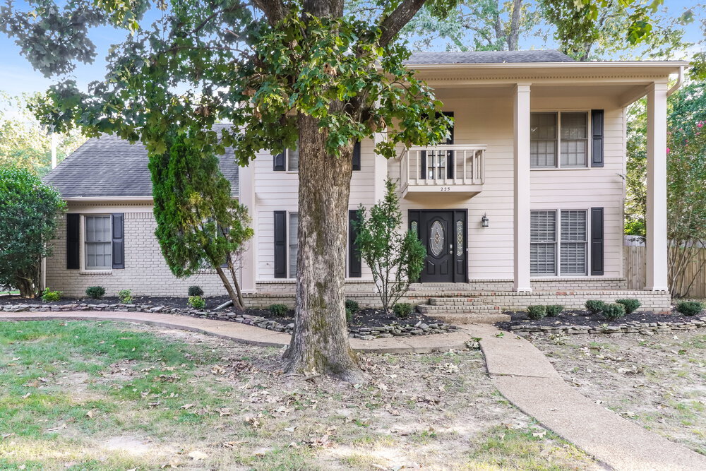 Primary Photo - 225 Richards Way Dr