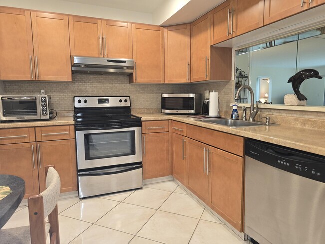 Building Photo - 3403 Bimini Ln