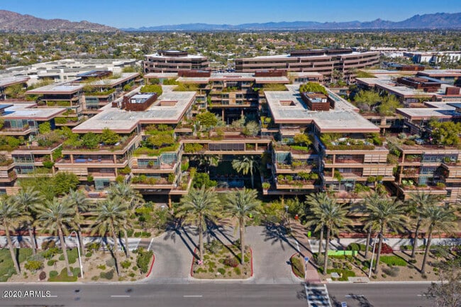 Building Photo - 7117 E Rancho Vista Dr