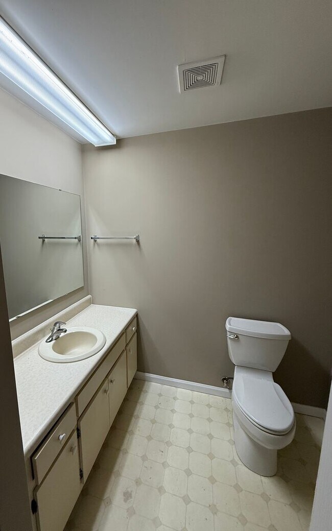 Foto del edificio - 2 Bedroom 1 Bath Townhome