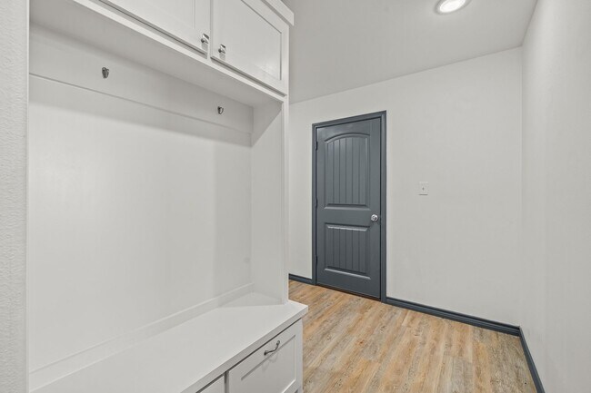 Foto del edificio - 8536 E County Rd 5500