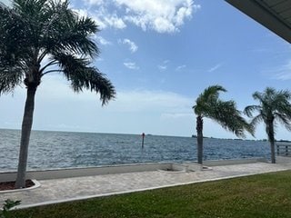 Building Photo - Five Bedroom Waterfront Home For Rent