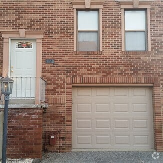 Building Photo - 548 W New Castle St