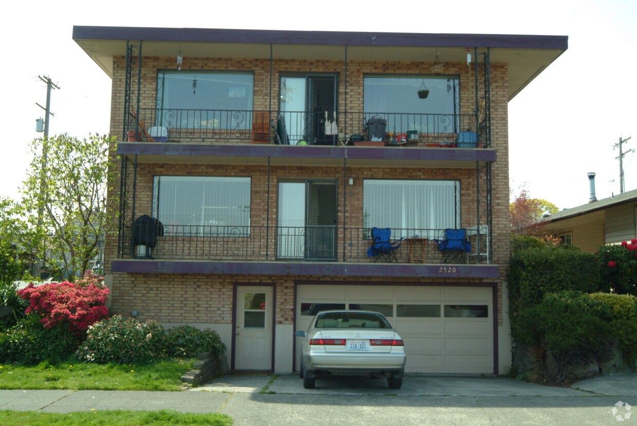 Building Photo - 2520 Rockefeller Ave