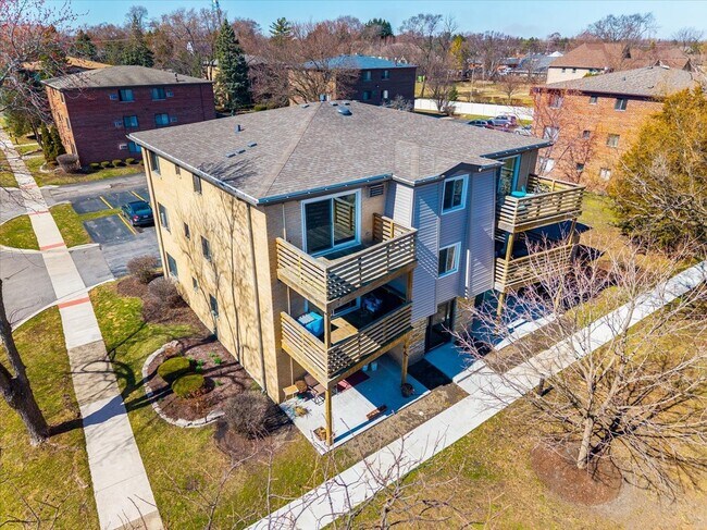 Foto del edificio - 708 W 65th St