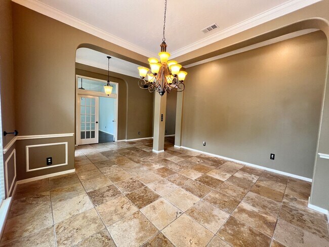 Foto del edificio - Spacious 3-Bedroom Home with Pool and Luxurious Upgrades Available for Lease"