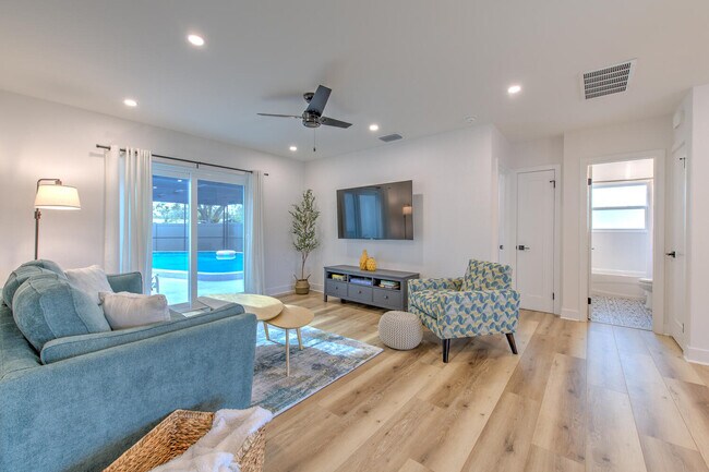 Building Photo - 4801 Wishart Blvd