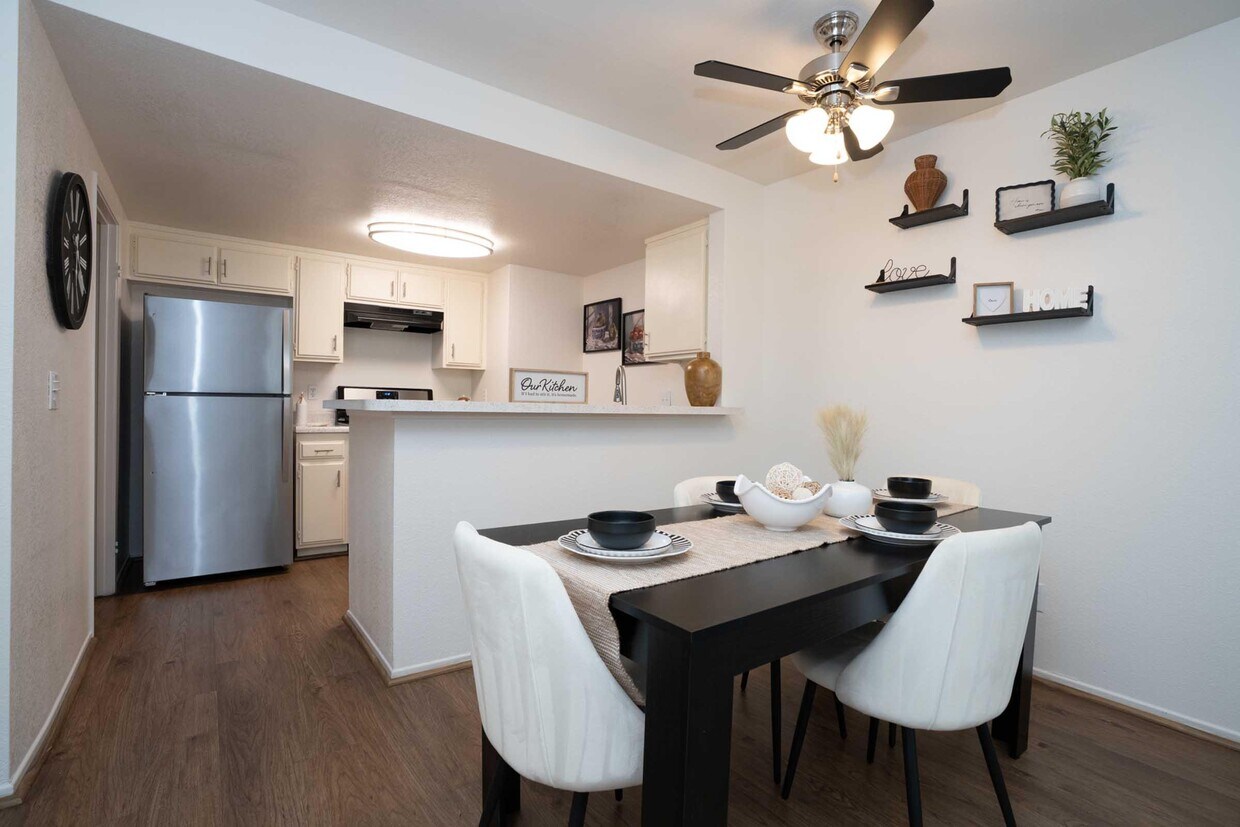 Saber and Scroll, image size:1240x827