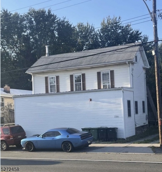 Primary Photo - 256 E Washington Ave
