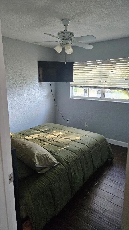 Foto del edificio - 415 Lochmond Dr