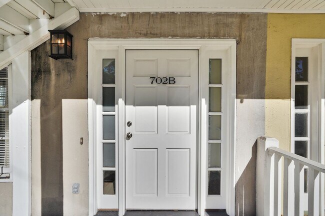 Building Photo - 702 Tattnall St