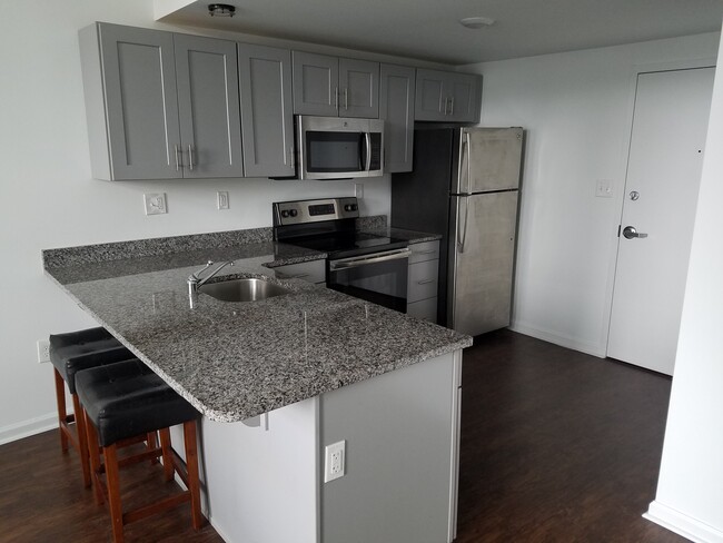 Building Photo - 2231 Bryn Mawr Ave