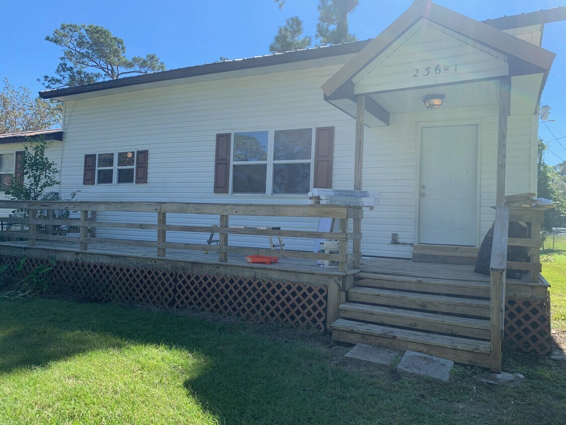 236 Barbara Ave, Midway Park, NC 28544 Townhome Rentals in Midway