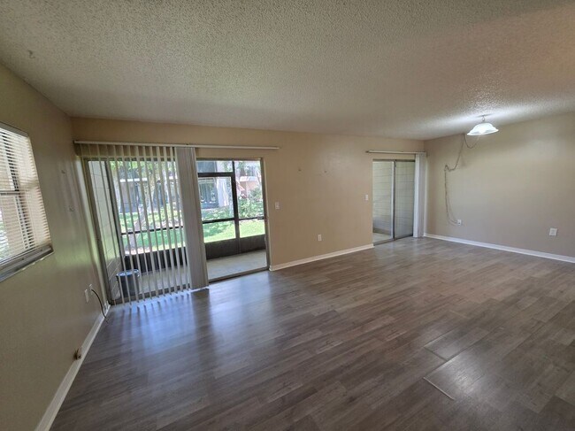 Building Photo - 110 Cypress Woods Ct