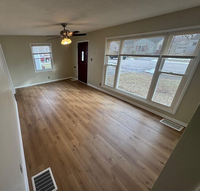 Foto del edificio - 507 Maplewood Dr