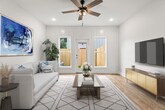 Foto principal - 527 N College St