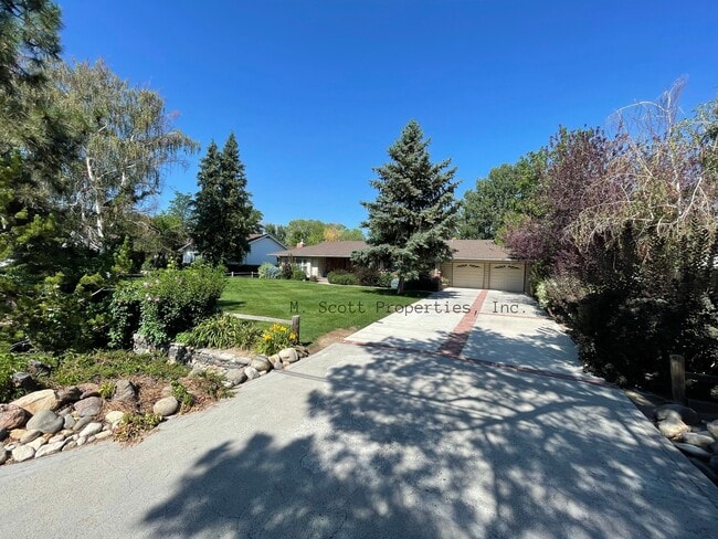 Building Photo - 1626 10th St