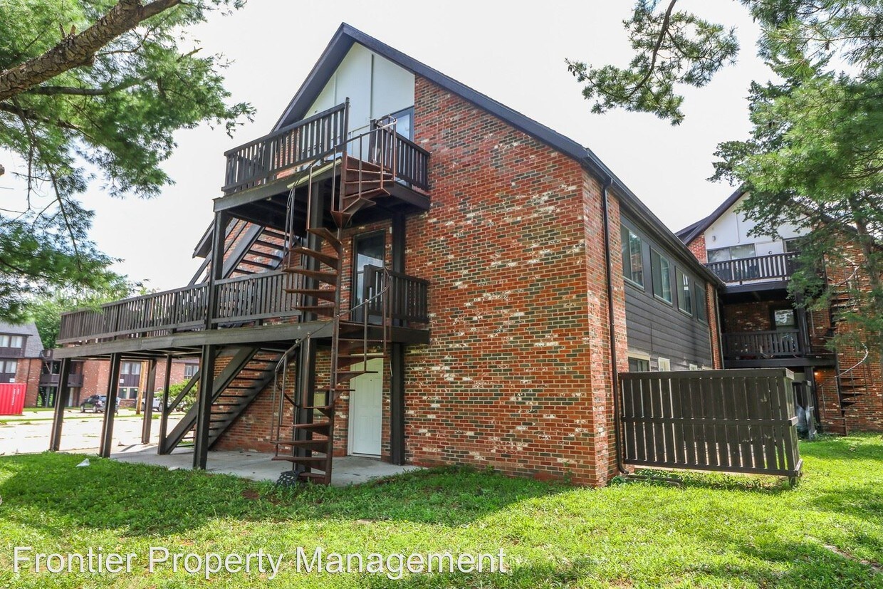 Primary Photo - 1100 Garden Way