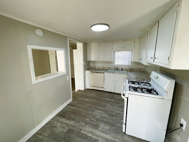 Foto del edificio - Spacious Home Featuring Two Living Areas!