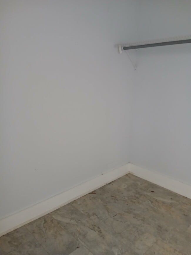 Building Photo - 406 Voorhies St
