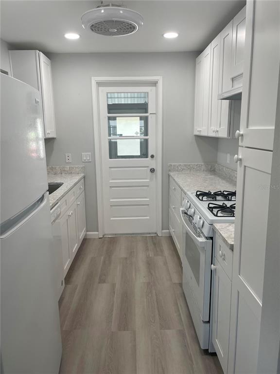 Foto del edificio - 5815 18th St N