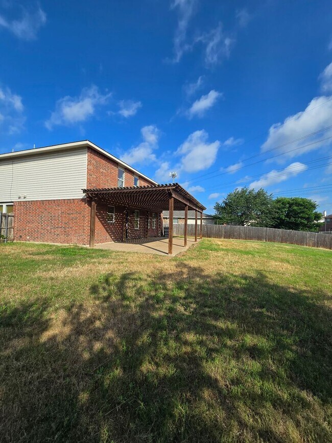 Foto del edificio - 4 Bedroom / 2.5 Bath / 2 Car Garage