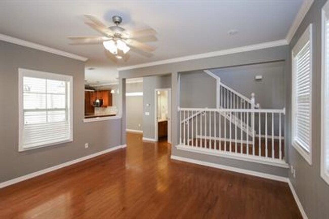 Building Photo - Beautiful 3 bed/3 bath in Fayetteville.