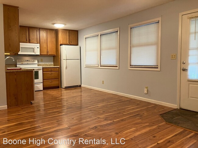 Building Photo - 2 br, 1 bath House - 218 Elk Hill Drive Un...