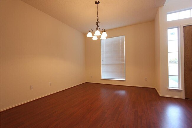 Building Photo - 6816 Catalpa Trail