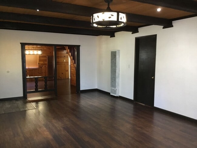 Building Photo - Beautiful 2 Bedroom  Cabin in Sugarloaf