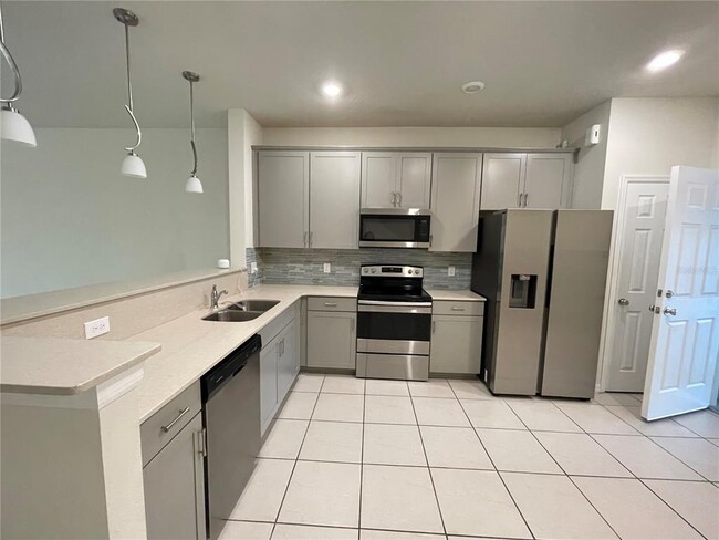 Foto del edificio - 3806 Grassland Dr