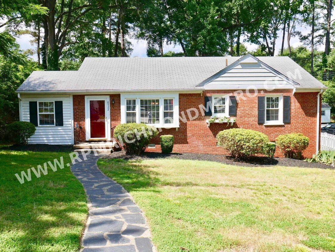 Primary Photo - Beautiful 3 Bedroom, 2 Bathroom House Avai...