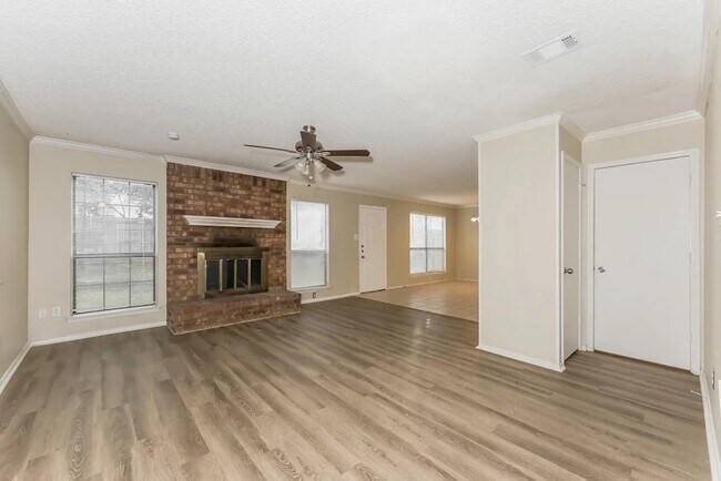 Foto del edificio - 1459 Thistlewood Ln