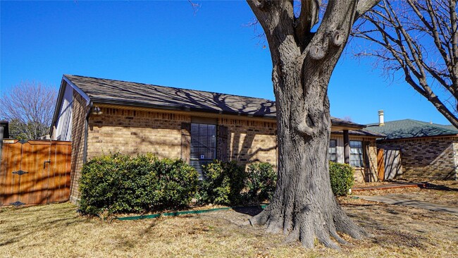 Photo - 2115 Chatsworth Rd House