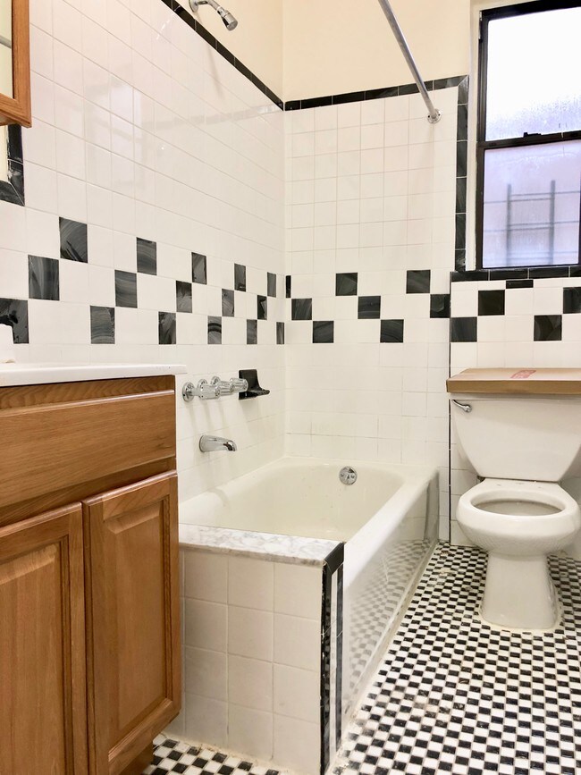 Building Photo - 621 Lefferts Ave