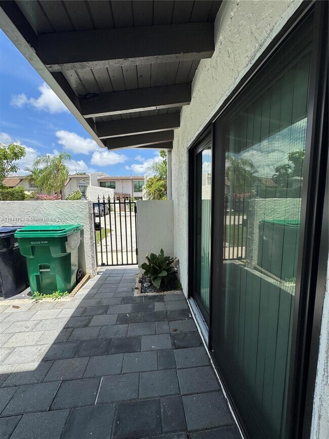 Foto del edificio - 6929 SW 109th Pl