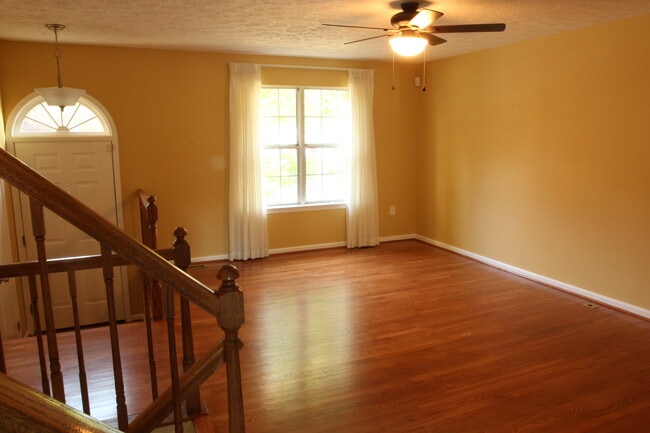 Building Photo - 8951 Waldren Way