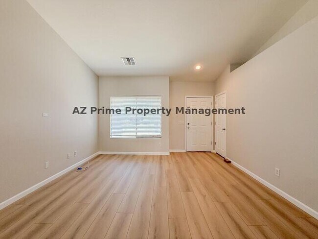 Foto del edificio - 11322 W Buchanan St